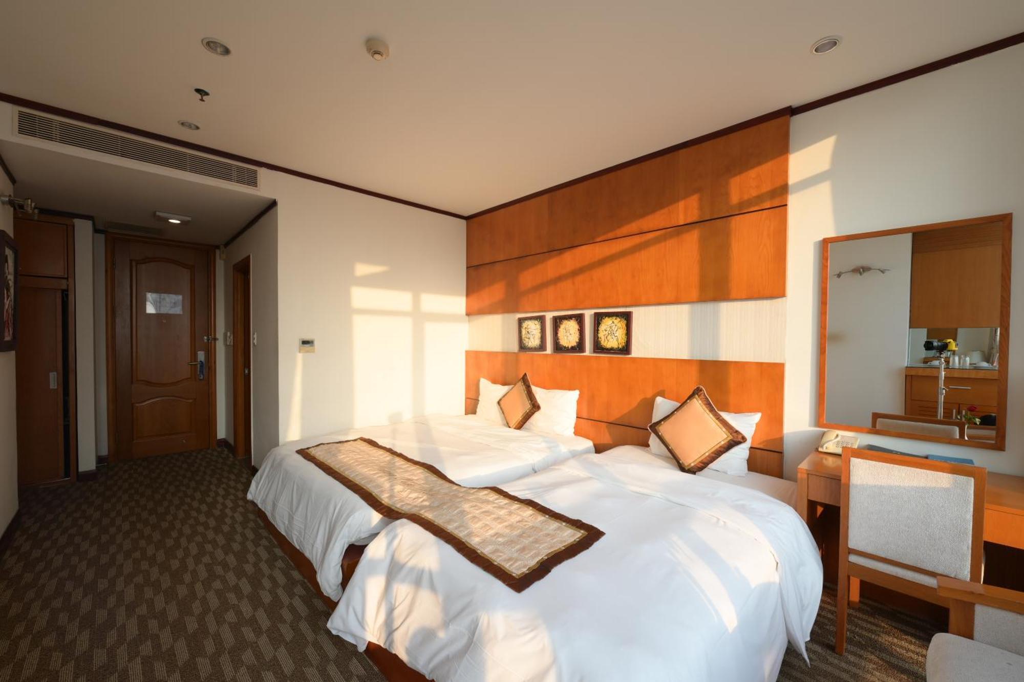 Danang Petro Hotel Luaran gambar
