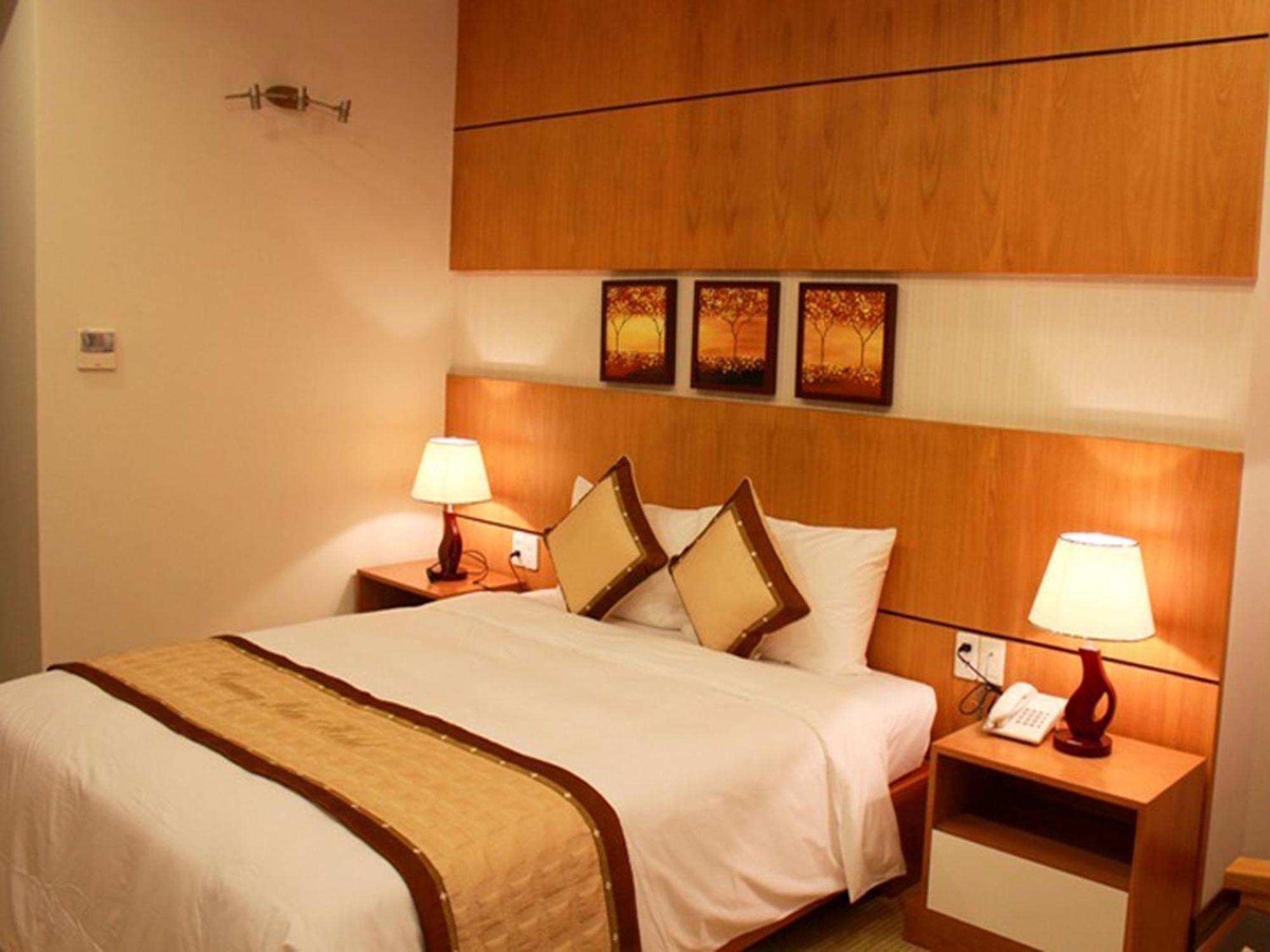 Danang Petro Hotel Luaran gambar