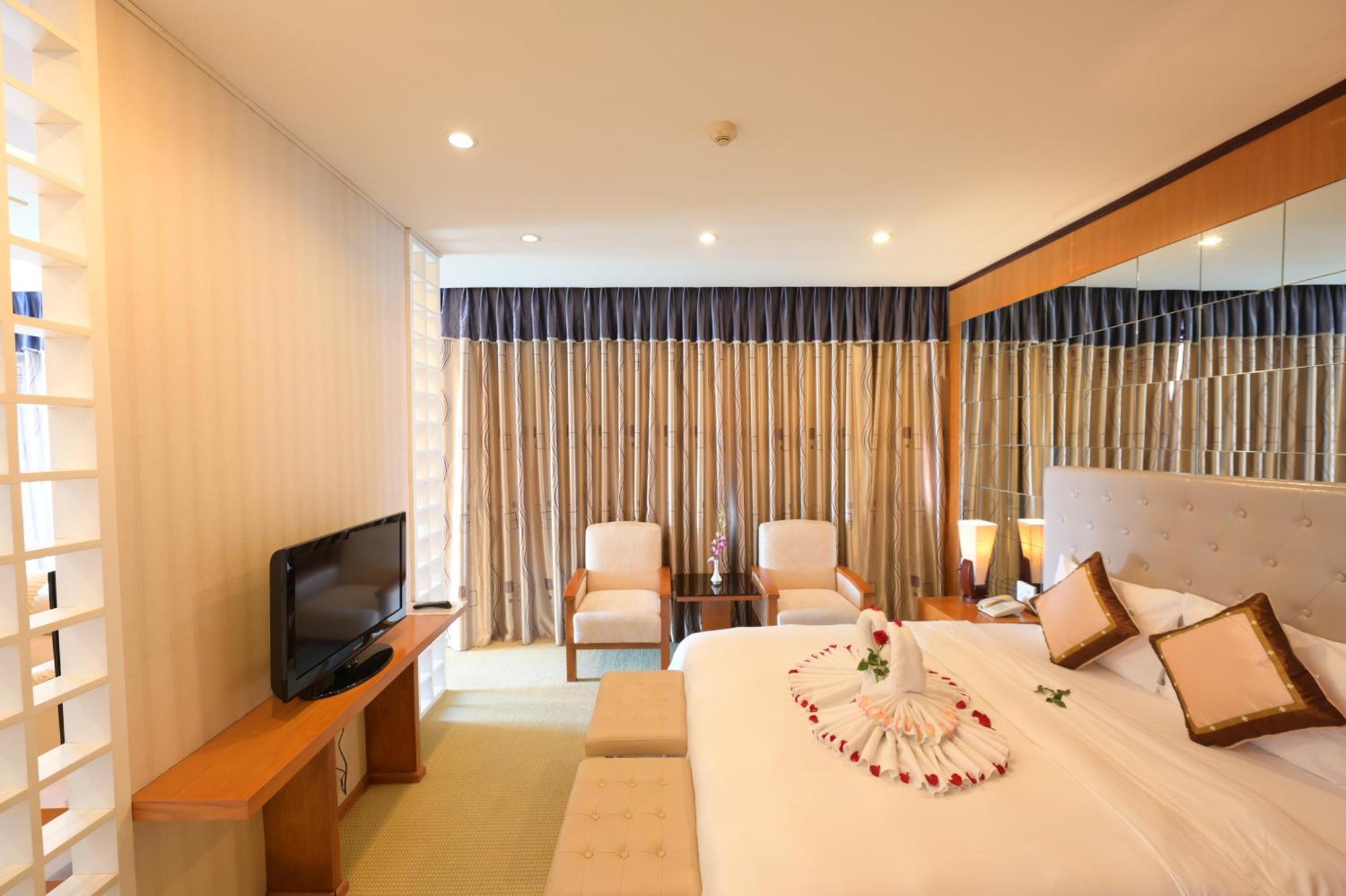 Danang Petro Hotel Luaran gambar